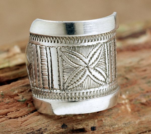 Breiter Tuareg Ring aus Silber - Schönes Muster